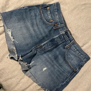 NWOT Levi 501 shorts